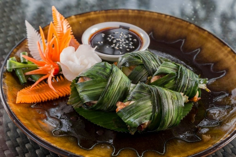 Món Gai Haw Bai Toey 