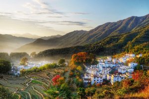 Khung cảnh thiên nhiên tuyệt đẹp của thắng cảnh Chishi