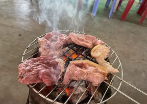 Thịt bò tươi ngon, săn chắc vì được bán trong ngày