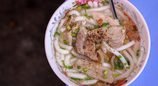 Bánh canh bột gạo cô Lầu - Món ăn sáng đặc sản của Quy Nhơn