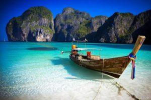Krabi quần đảo với mặt biển nước trong xanh