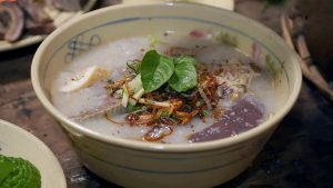 Quán cháo và gỏi bò bà Lan - Món cháo bò thơm ngon nức lòng